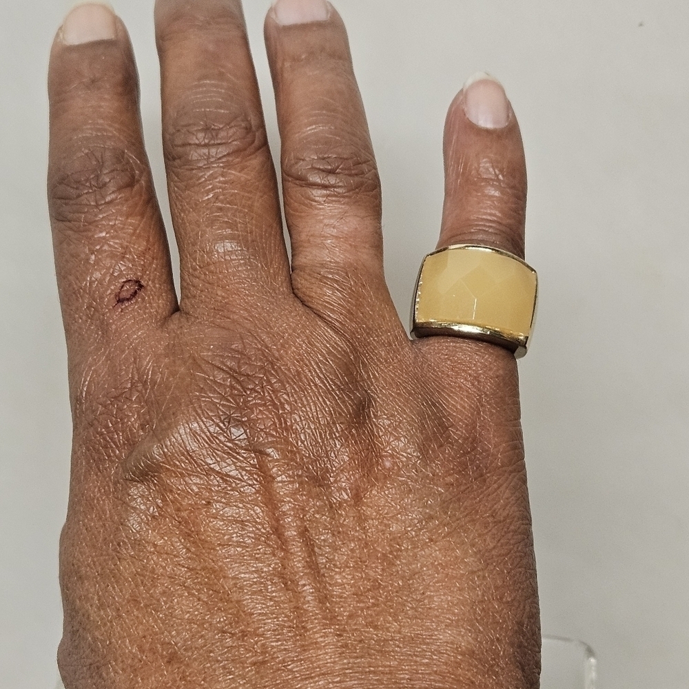 Gold-tone Wide Band with Acrylic Lemon-colored Accent Statement Ring, Size 5